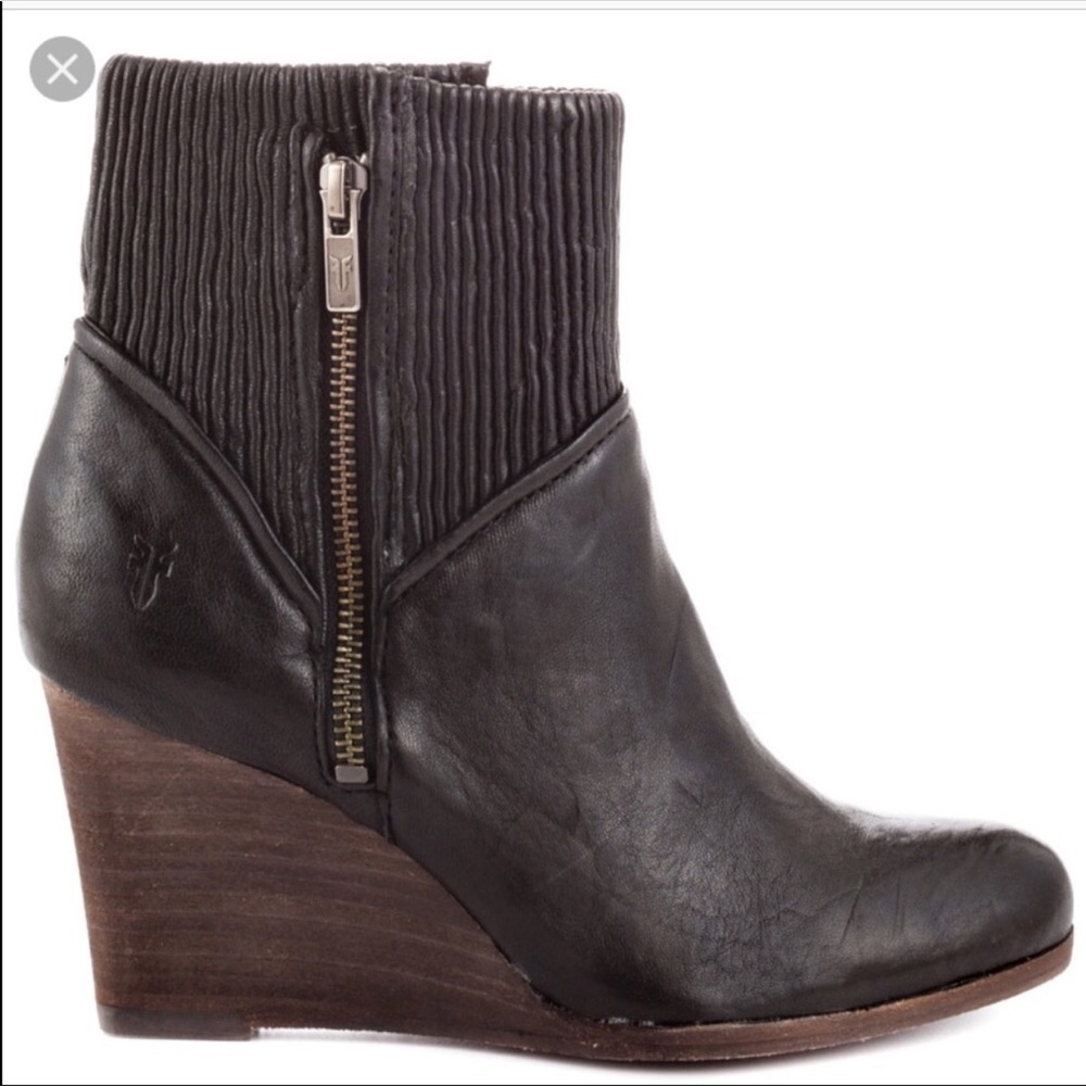 Frye size 9.5 corny side up zipper  brown boots